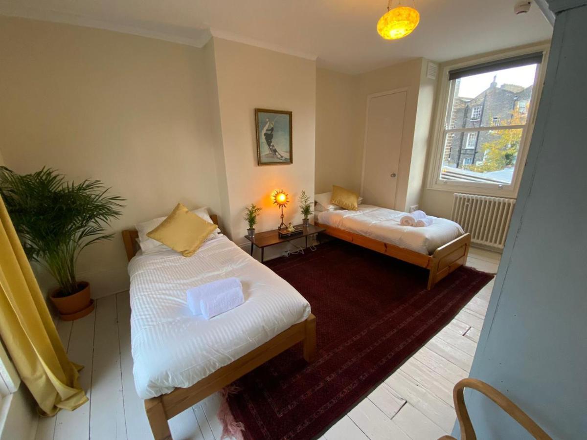 Camden Town Accomodation Londra Esterno foto