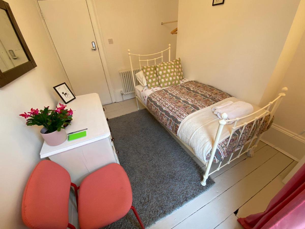 Camden Town Accomodation Londra Esterno foto